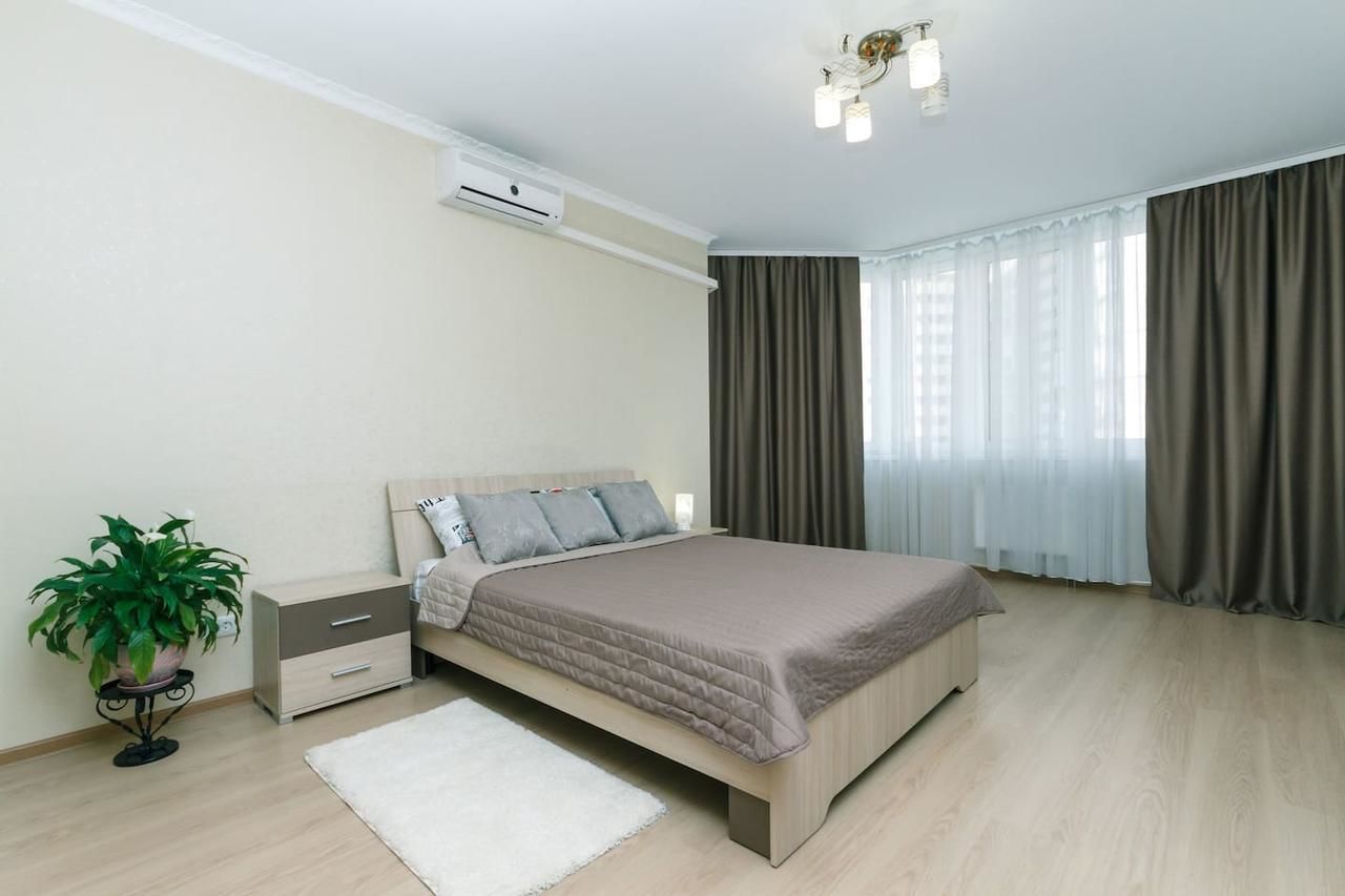 Апартаменты Spacious modern apartment on the Akhmatova street Киев