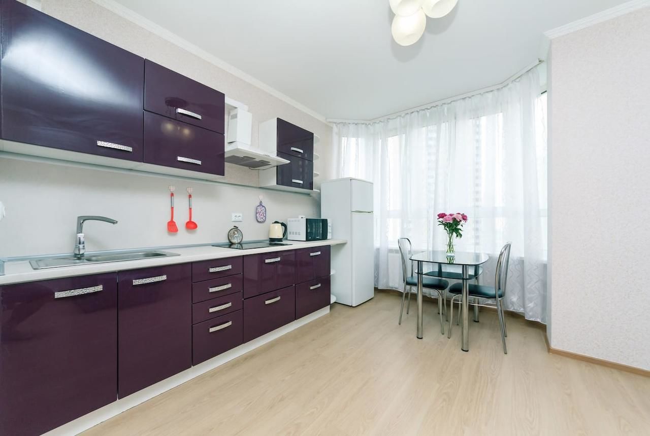 Апартаменты Spacious modern apartment on the Akhmatova street Киев